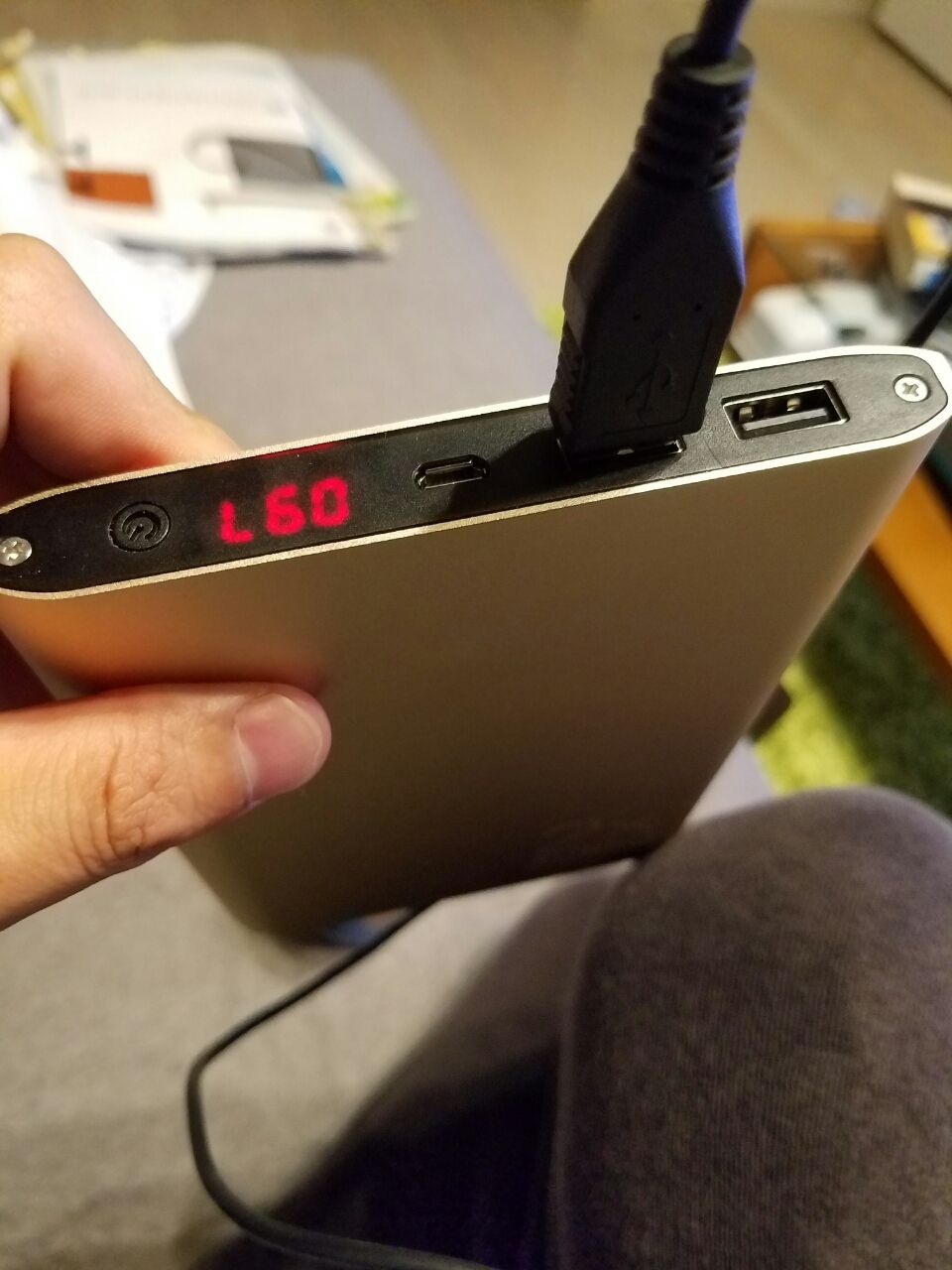 Auberの000mahの大容量のモバイルバッテリーは買ってよかった ひかるさんのところ