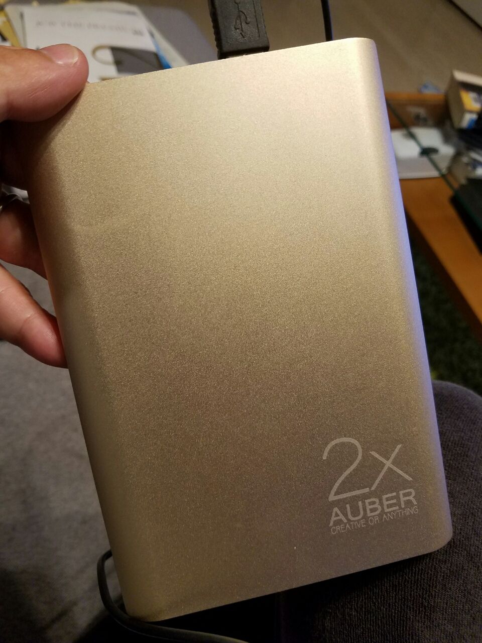 Auberの000mahの大容量のモバイルバッテリーは買ってよかった ひかるさんのところ