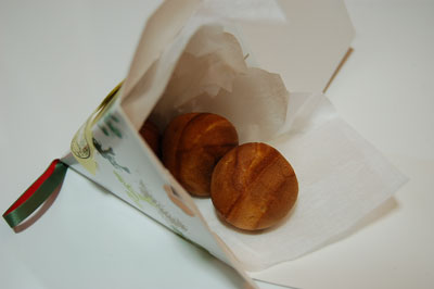 大原老舗の松露饅頭2