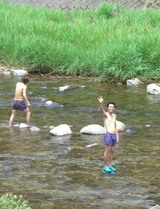 川遊び