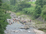 川遊び 遠景