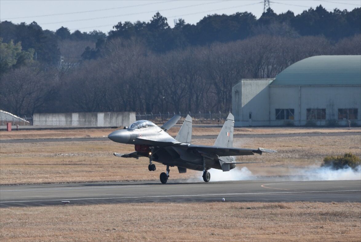 SUー30の到着 : 飛行老人の飛行機話