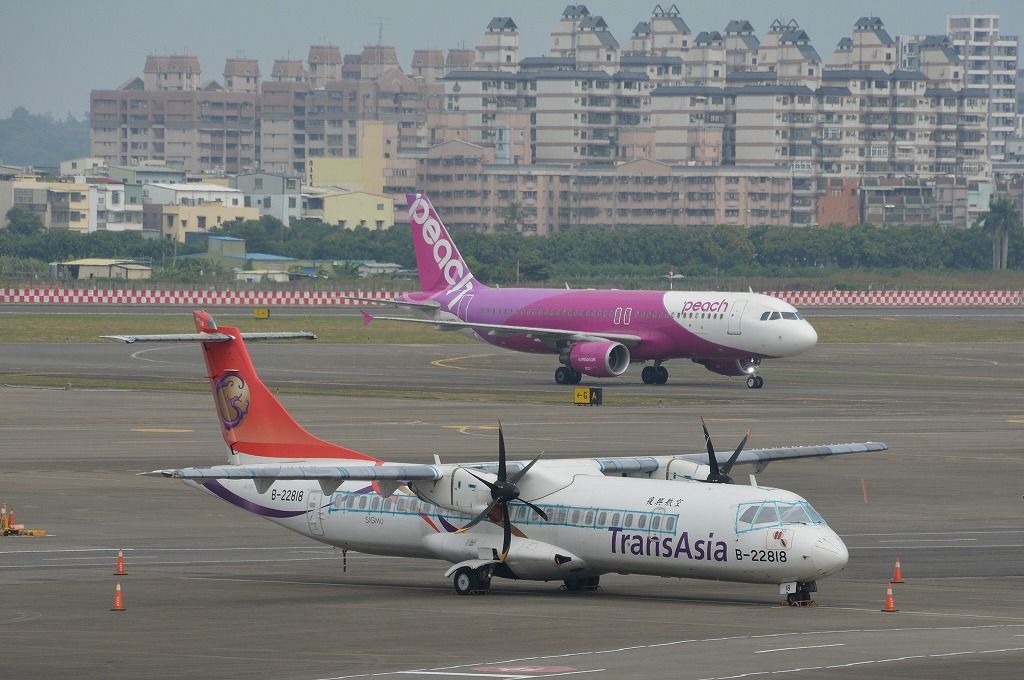 高雄 : 飛行老人の飛行機話