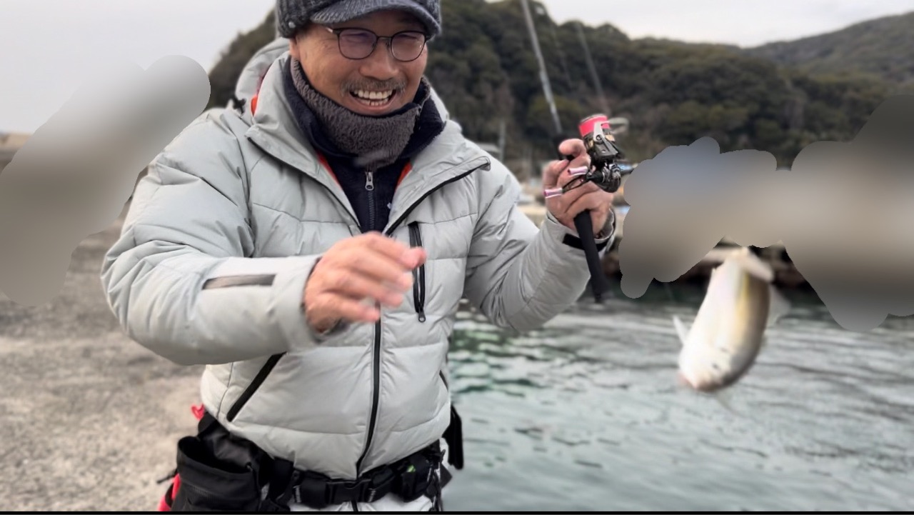 発売直前のガイドポスト52！！福岡の離島で産卵絡みのアジと遭遇