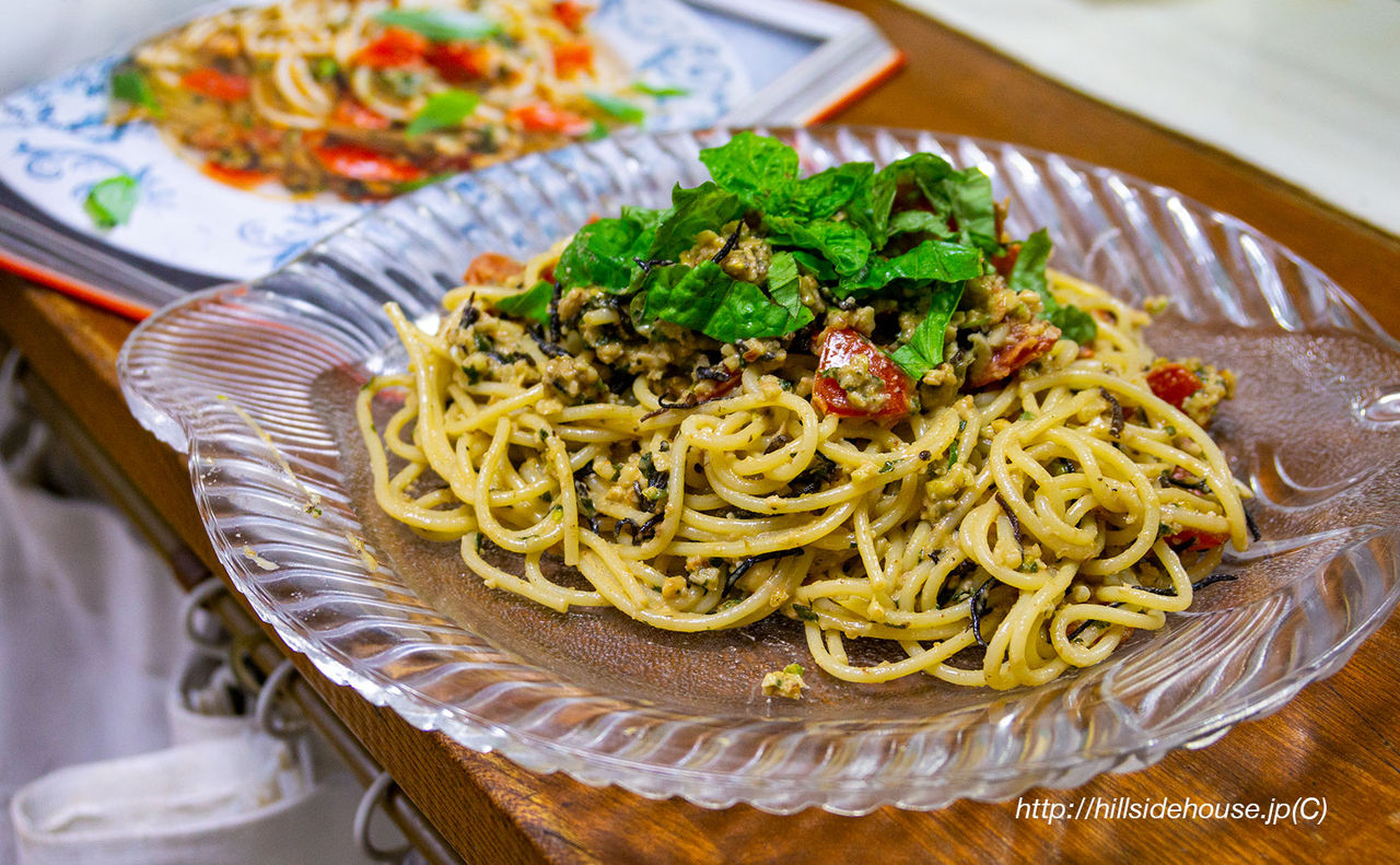 ヴィーガン料理レシピ シチリア風アーモンドソースのスパゲティ 季節の庭をお皿の上に