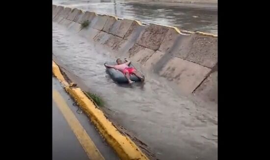 【動画】陽キャ「増水した用水路楽しすぎ！w」 : ヒマをもてあました神々のまとめ
