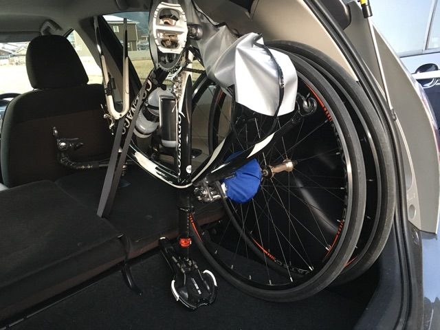 自動車 に 自転車 を 積む