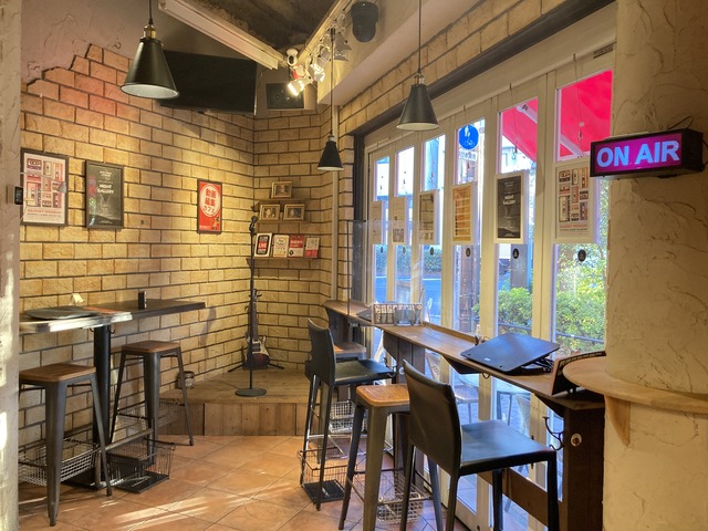 動画編集カフェ_店内