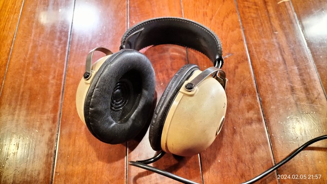 経年美品 PIONEER ビンテージヘッドフォン SE-20A 傷だらけの
