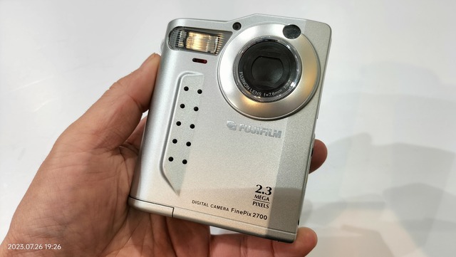 1999/平成11/FUJIFILM/FinePix 2700/単焦点/230万画素/スマート 1999/平成11/FUJIFILM/FinePix 2700/単焦点/230万画素/スマート