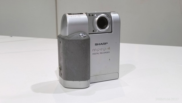 SHARP VN-EZ1 デジタルカメラ　 MPEG-4 1998/平成10/SHARP/VN-EZ1/MPEG-4/ASF/35万画素/インターネット