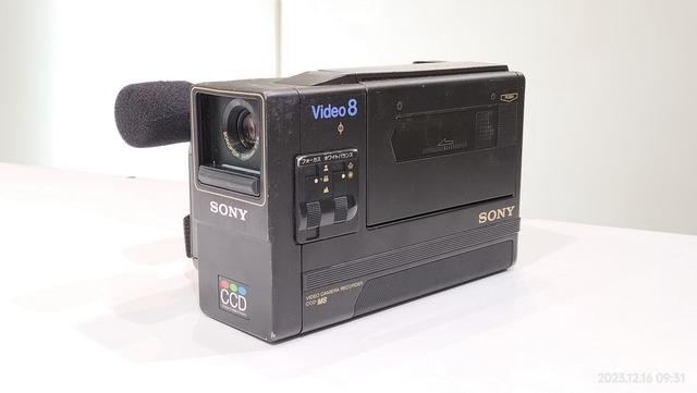 SONY - SONY ハンディーカム Hi−８ 41WtLfTg+SL._UF350,350_QL50_.jpg