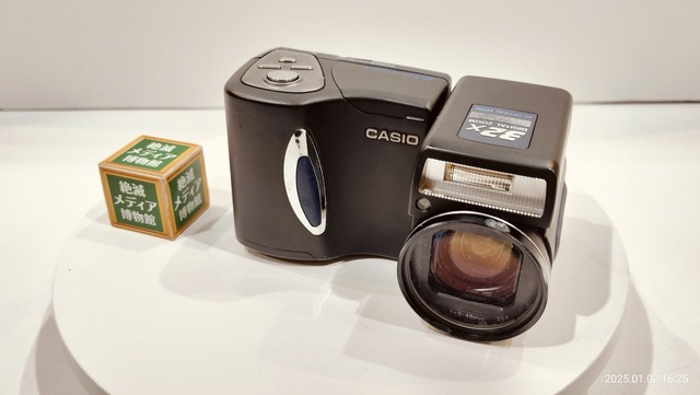 スマホ転送可 デジタルカメラCASIO QV-2900UX メモリーカード等付 2001/平成13/CASIO/QV-2900UX/211万画素/光学8倍/CF Type2 microdrive