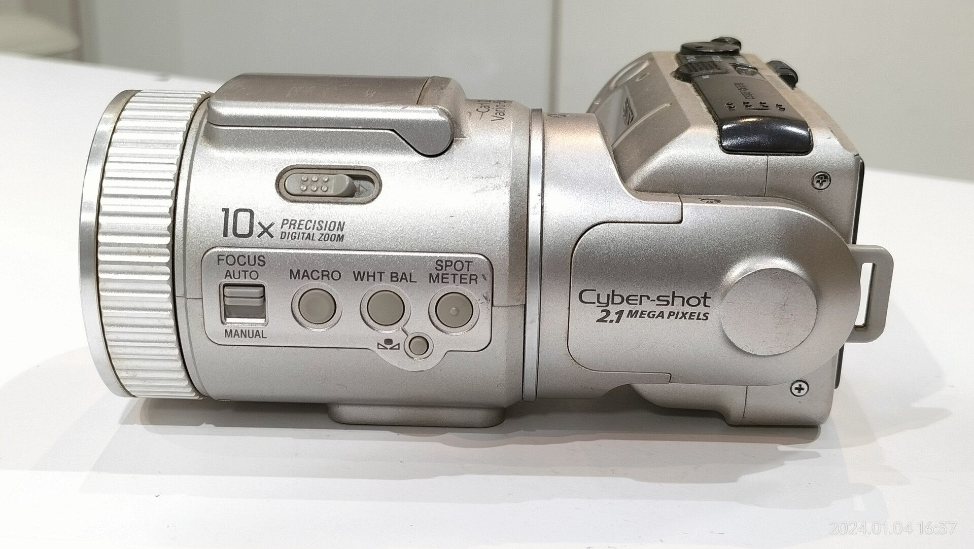 F505 1999/平成11/SONY/DSC-F505/Cyber-shot/光学5倍/211万画素/回転レンズ/ : Extinct Media ...