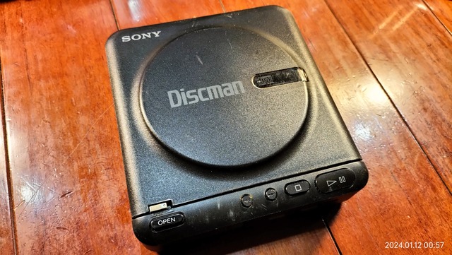SONY Discman D-20 ポータブルCDプレーヤー ブラック SONY Discman
