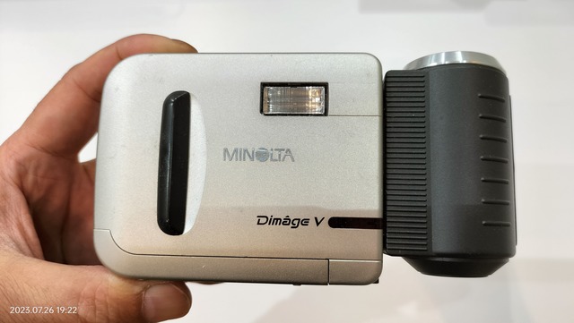 ミノルタ ディマージュXi (MINOLTA DiMAGE Xi) | Camera Museum