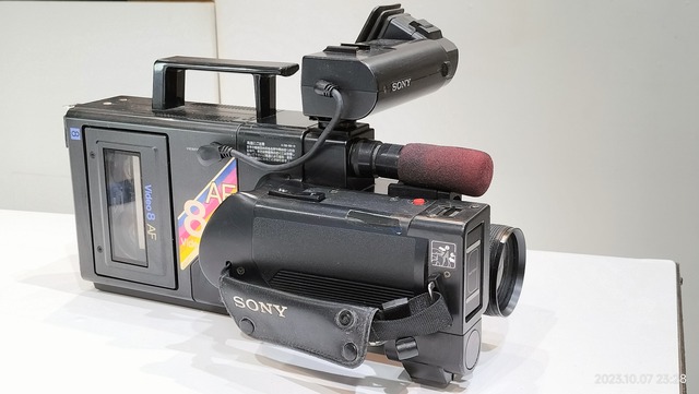 1985/昭和60/SONY/CCD-V8AF/初代8ミリビデオカメラCCD-V8のAF 1985/昭和60/SONY/CCD-V8AF/初代8ミリビデオカメラCCD-V8のAF