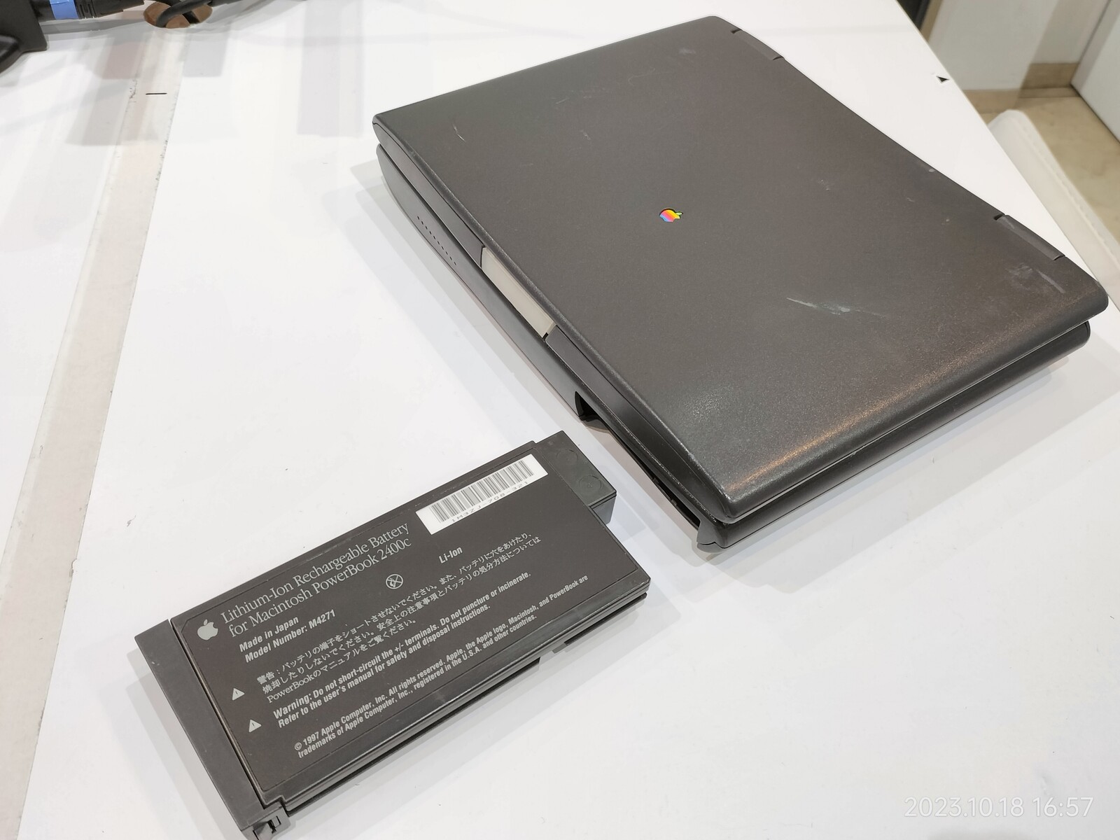 1997/平成9/Apple/PowerBook2400c/180/Apple初の日本専用モデル/日本IBMとの共同開発/PowerPC ...