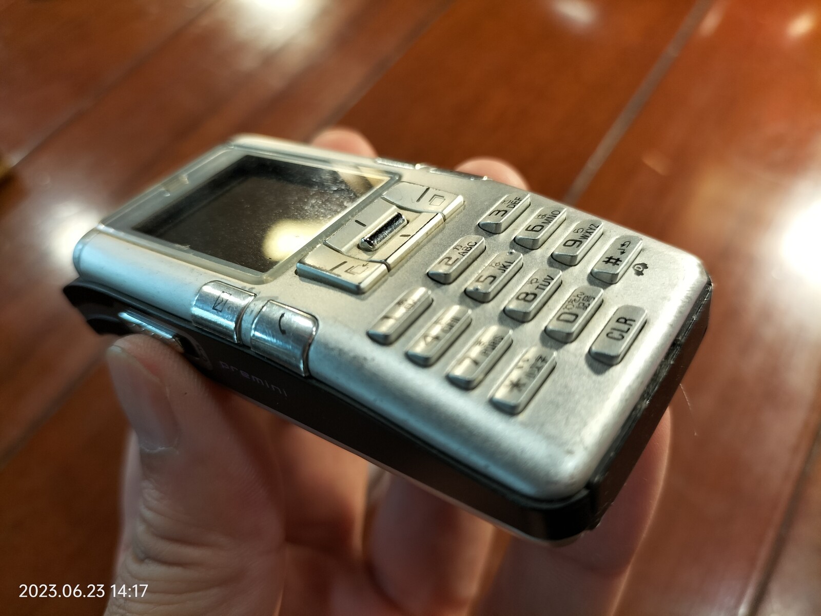 2004/平成16/Sony Ericsson/premini/SO213i/当時世界最小 : Extinct Media Museum Tokyo