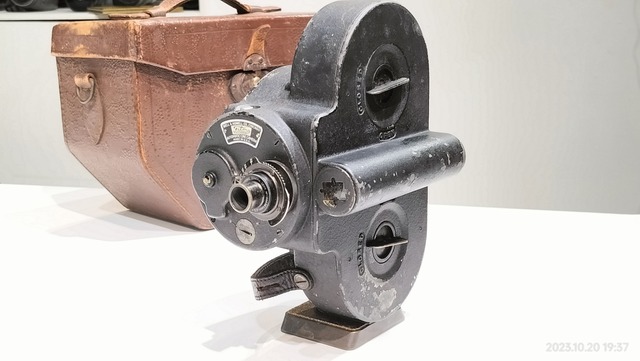 Bell & Howell II 16mm映写機 Bell & Howell II 16mm映写機 Bell & Howell II 16mm映写機