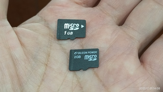 FinePixF31fd メモリーカード1GB付き FUJIFILM FinePixF31fd デジタル