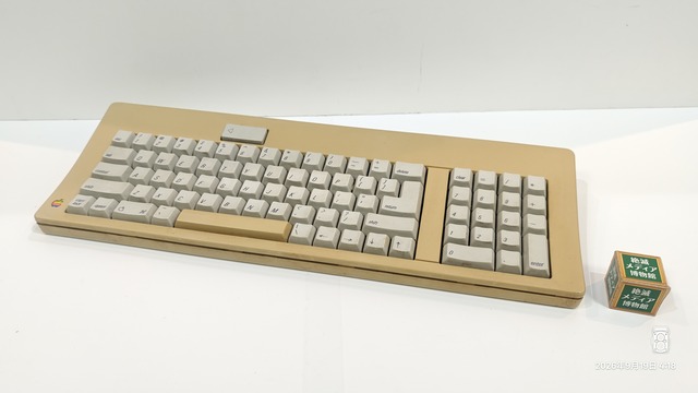 1987/昭和62/Apple/Apple Keyboard/M0116/ADB/81 Keys/Numeric Keypad