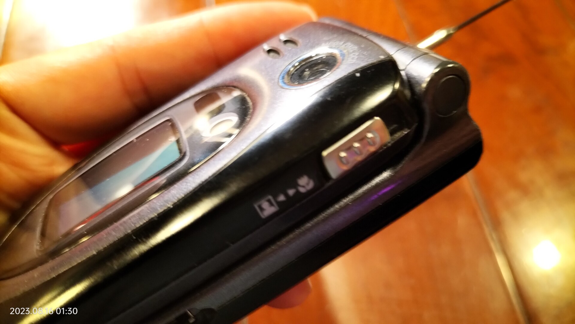 2003/平成15/SHARP/J-SH53/ケータイ初の100万画素/電子ブック機能/赤外線通信/音楽プレーヤー/電子辞書/SDカード ...