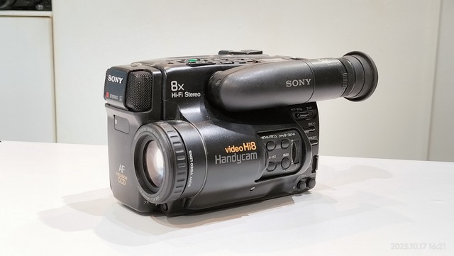 e274cb21-s.jpg
