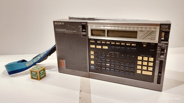 hiro君　ソニー　ラジオ受信機　ＩＣＦ－２００１Ｄ　　　完動品 1985/昭和60/SONY/ICF-2001D/AIR/FM/LW/MW/SW/ラジオ受信機/PLL
