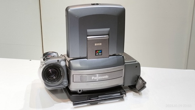1994/平成6/Panaosninc/NV-LC1/S-VHS-C/TVチューナパック付き 1994/平成6/Panaosninc/NV-LC1/S-VHS-C/TVチューナパック付き