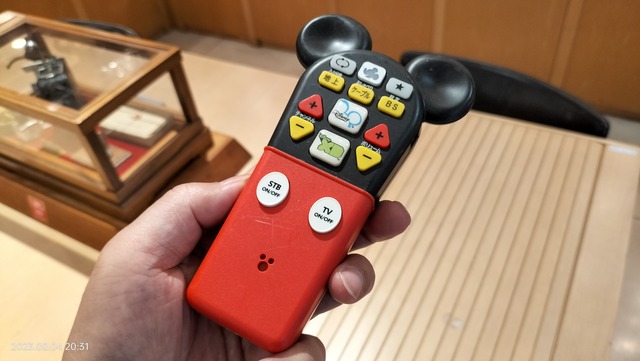 Disney ミッキー　テレビ 本体とリモコン付き Mickey Mouse Disney CRT TV And DVD Player With Remotes