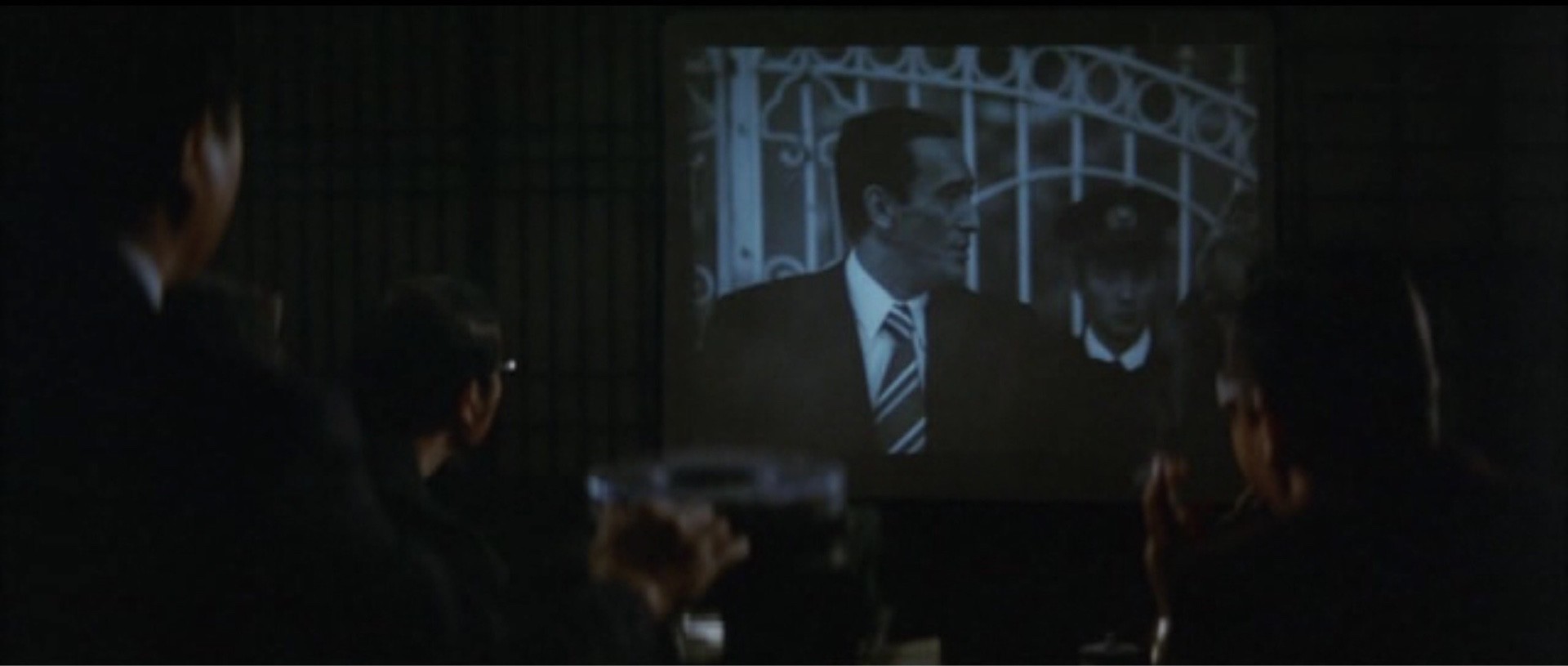 1976年 昭和51年 公開 実録外伝 大阪電撃作戦 は渡瀬恒彦の体を張ったアクションが見もの Himag