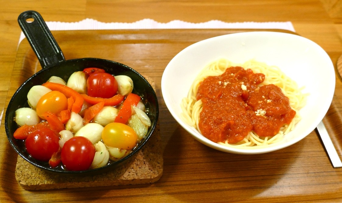 ペコロスのアヒージョとトマトガーリックソースのパスタ Himag
