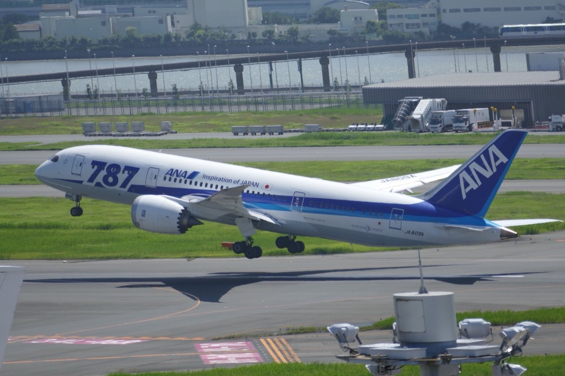 Fz1000の400mmレンズで飛行機を撮る 離陸編 Himag Fz1000の400mmレンズで飛行機を撮る 離陸編 Himag