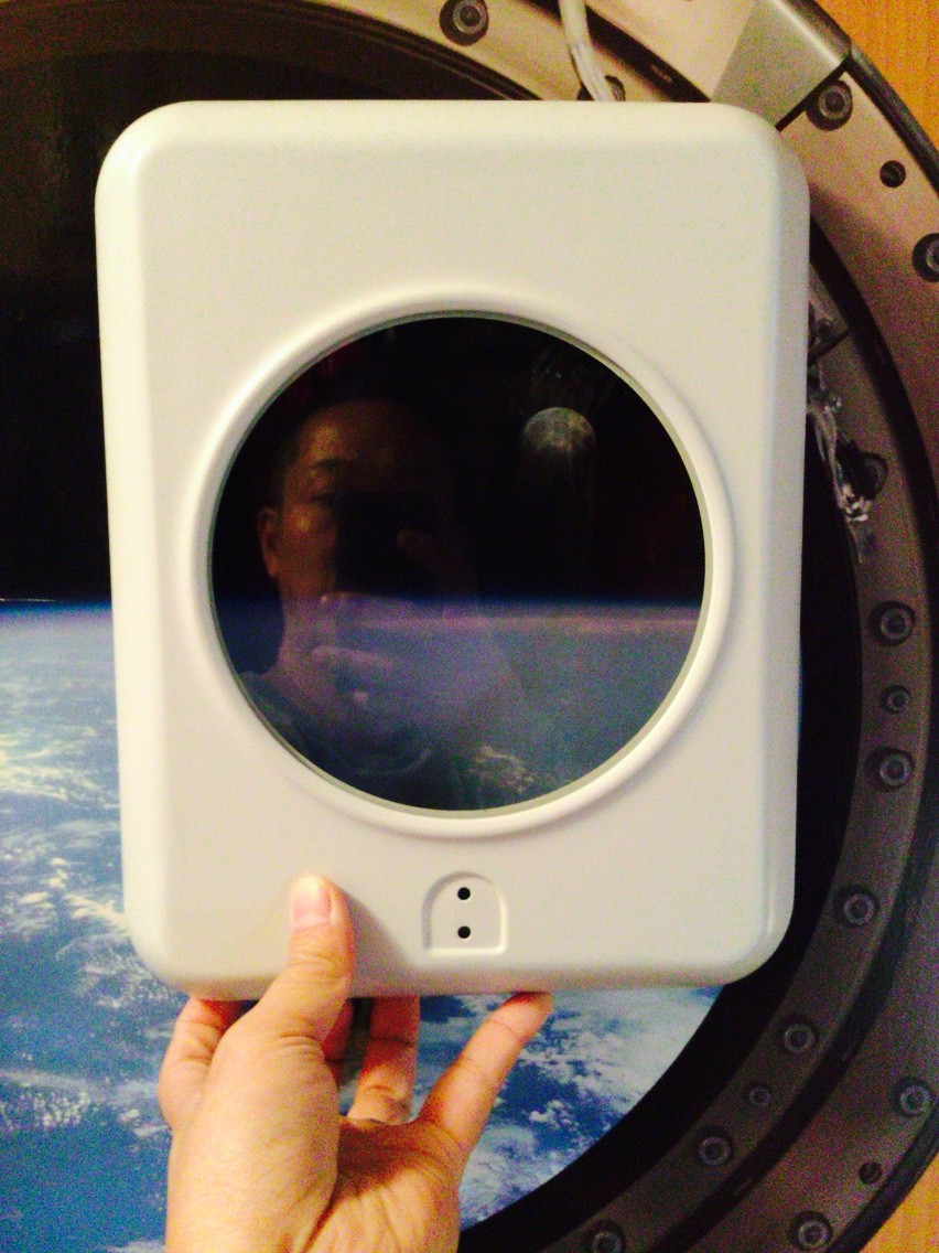 アイリスオーヤマのロースターのフタは宇宙船の窓にしか見えない Himag アイリスオーヤマのロースターのフタは宇宙船の窓にしか見えない Himag