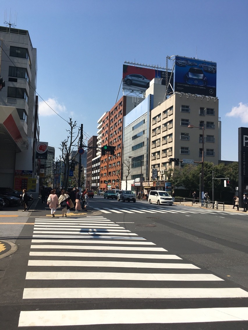 六本木周辺でコンセントを探しているなら メルセデス ベンツ コネクション Himag 六本木周辺でコンセントを探しているなら メルセデス ベンツ コネクション Himag