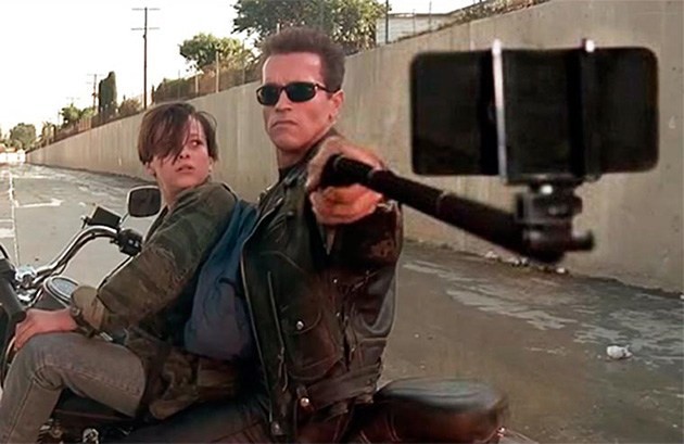 Guns-Replaced-with-Selfie-Sticks-1