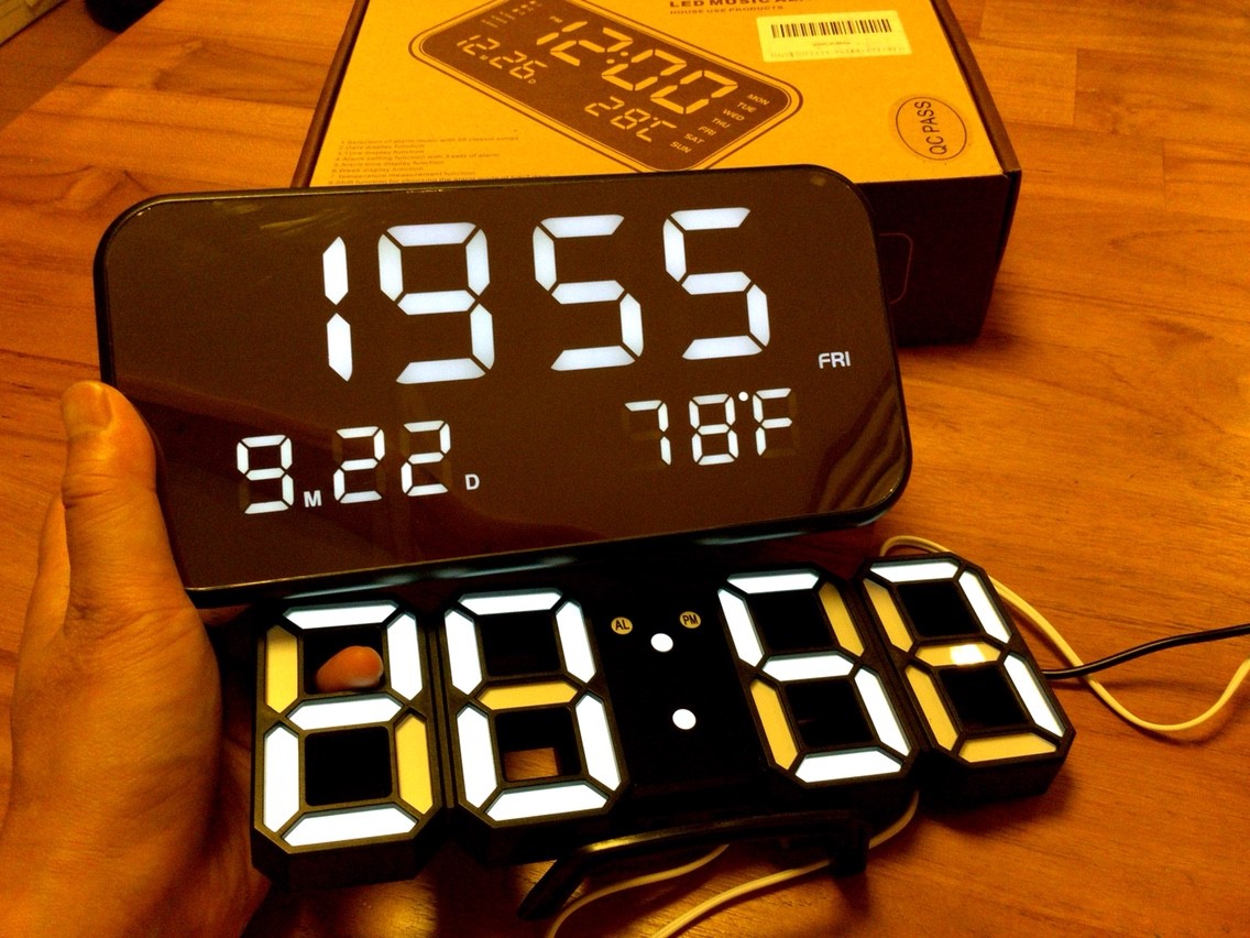 Amazonで買える自光式のシンプルなledクロックはコレがいいぞ Himag Amazonで買える自光式のシンプルなledクロックはコレがいいぞ Himag