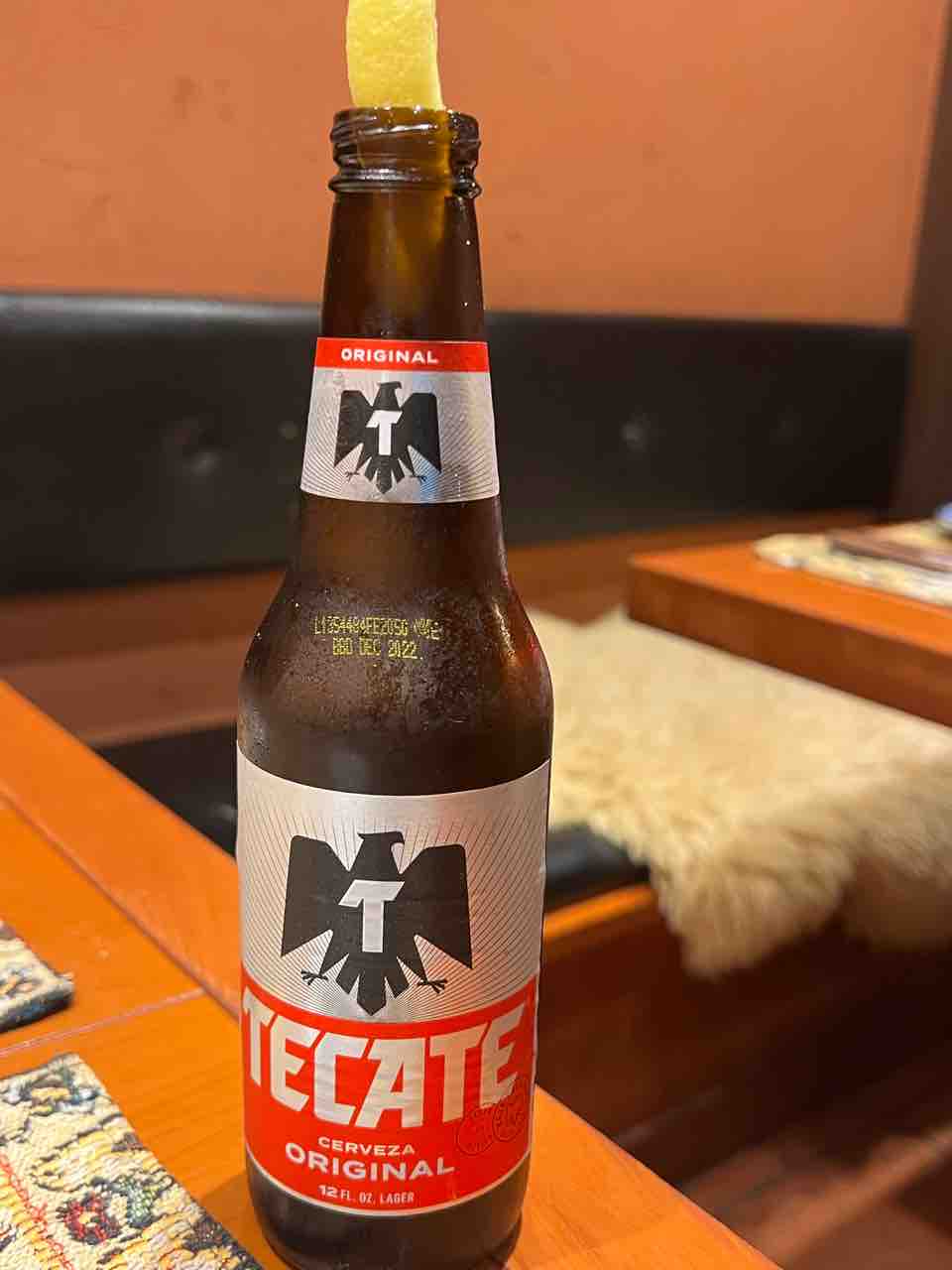 Tecate・テカテは、1944年発売のメキシコのビール : タベシラ - 食べて