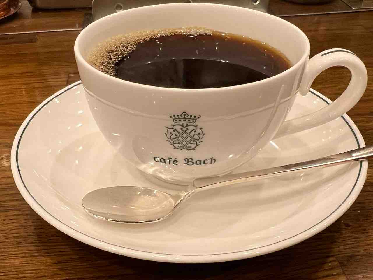 伝説的コーヒー店・カフェ・バッハは、ブルーボトル等がリスペクトする