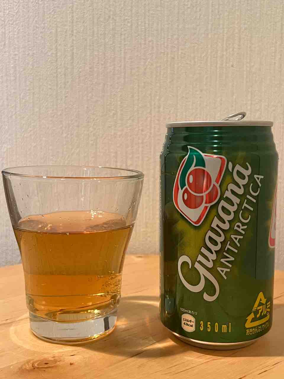 ガラナ アンタルチカは、サッカーブラジル代表公式スポンサー飲料の100
