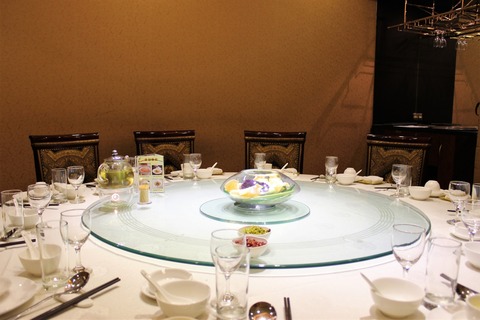 中華料理の回転テーブルは日本発祥で、目黒雅叙園に現存最古の回転