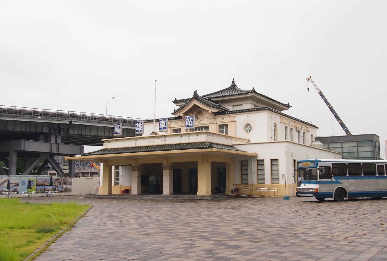 高雄駅跡はすっかり更地になっていた 台湾にハマった