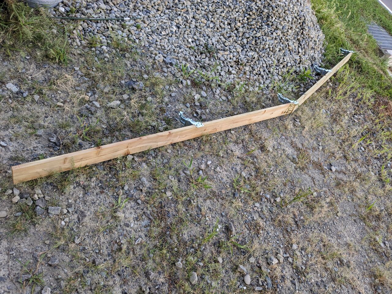 DIYでウッドフェンスを作る(7)〜横木の取り付け(後編)〜 : 拝啓 こんな日々をおくっております
