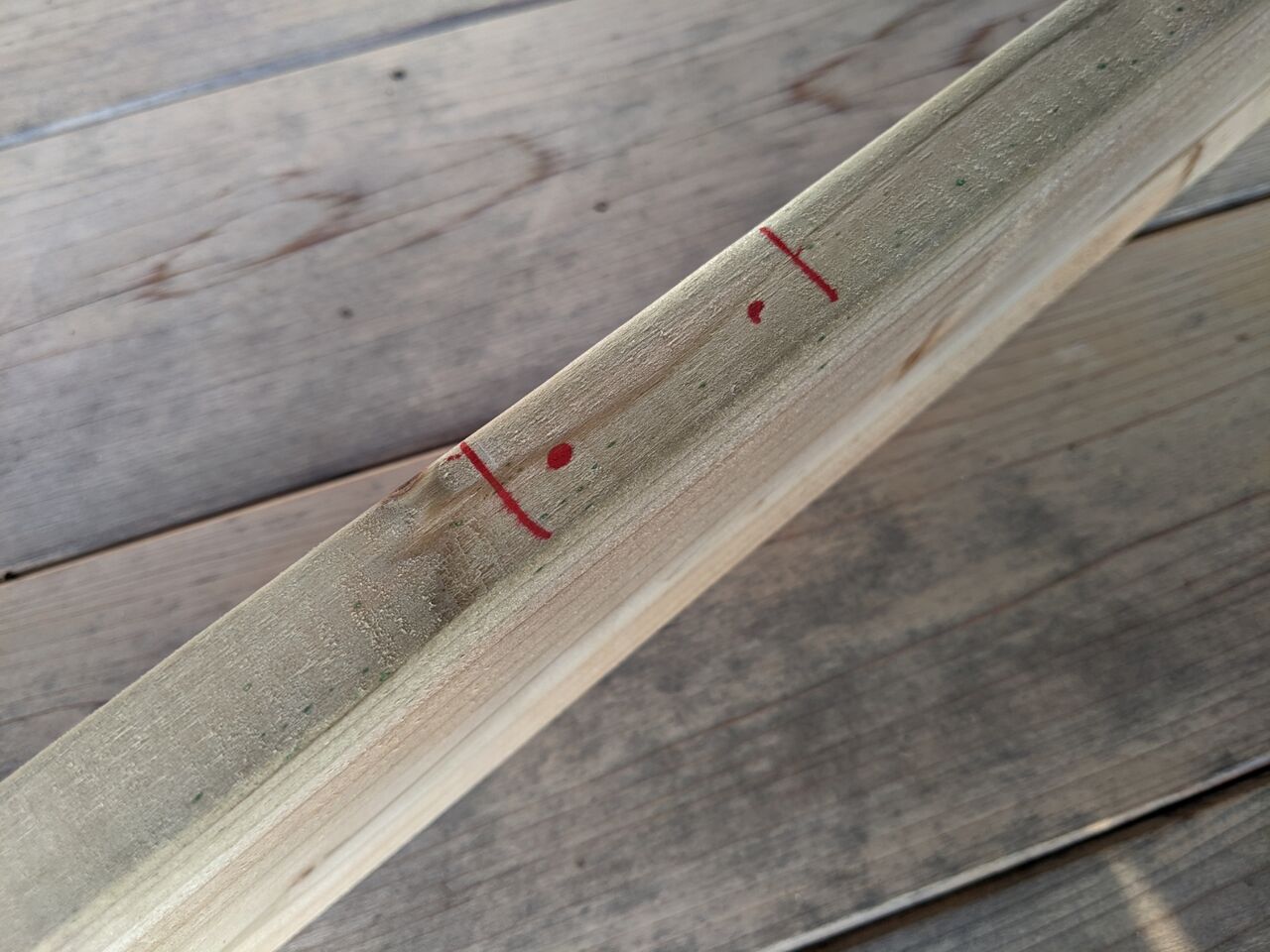 DIYでウッドフェンスを作る(7)〜横木の取り付け(後編)〜 : 拝啓 こんな日々をおくっております