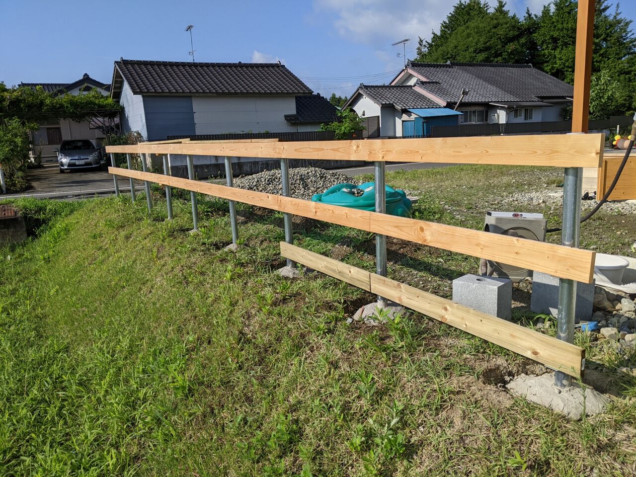 DIYでウッドフェンスを作る(7)〜横木の取り付け(後編)〜 : 拝啓 こんな日々をおくっております