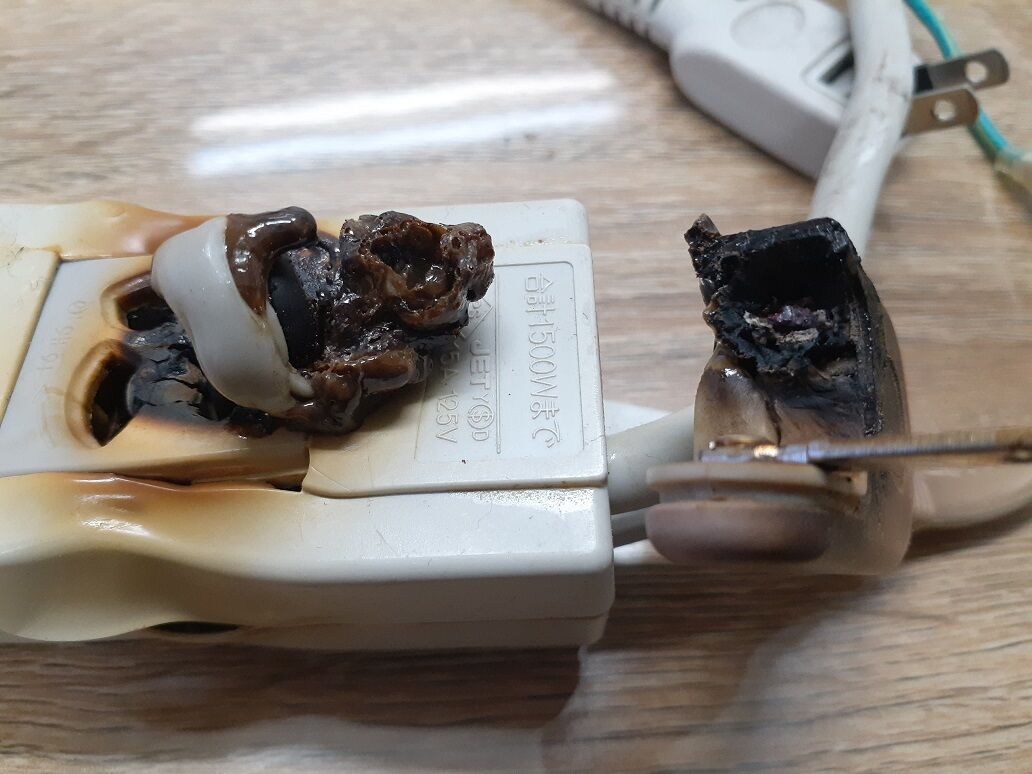 ヒマラジオン 電源タップ 火災