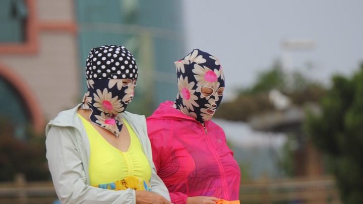 【画像あり】中国人さん、とんでもないファッションでビーチに大量発生してしまうｗｗｗｗｗｗｗｗｗｗｗ