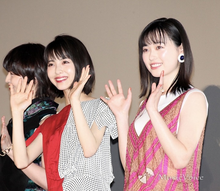 【悲報】福原遥さん、浜辺美波と並ぶとムッチムチに見えてしまうｗｗｗｗｗｗｗｗｗ（画像あり）