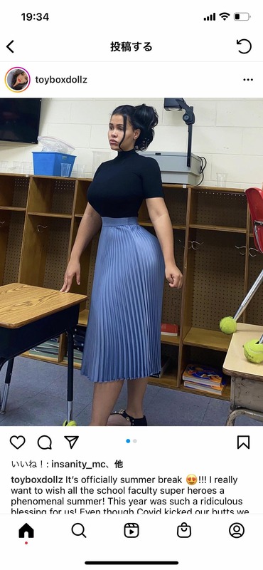【画像あり】巨乳小学校教師、授業で体のラインが強調される服を着て炎上????